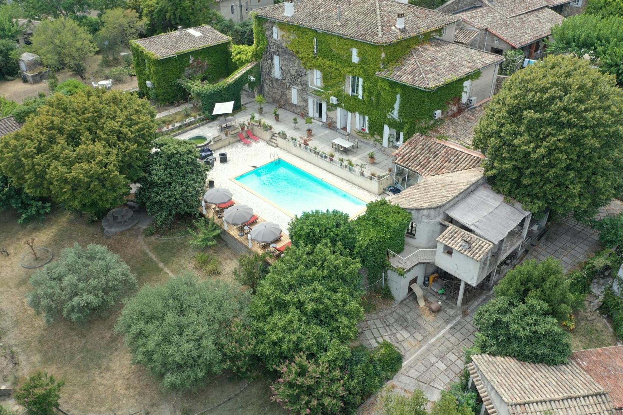 Le Domaine Du Soulier -Gite Et Chambres D'Hotes - La Maison Du Gardien Tornac Exterior foto