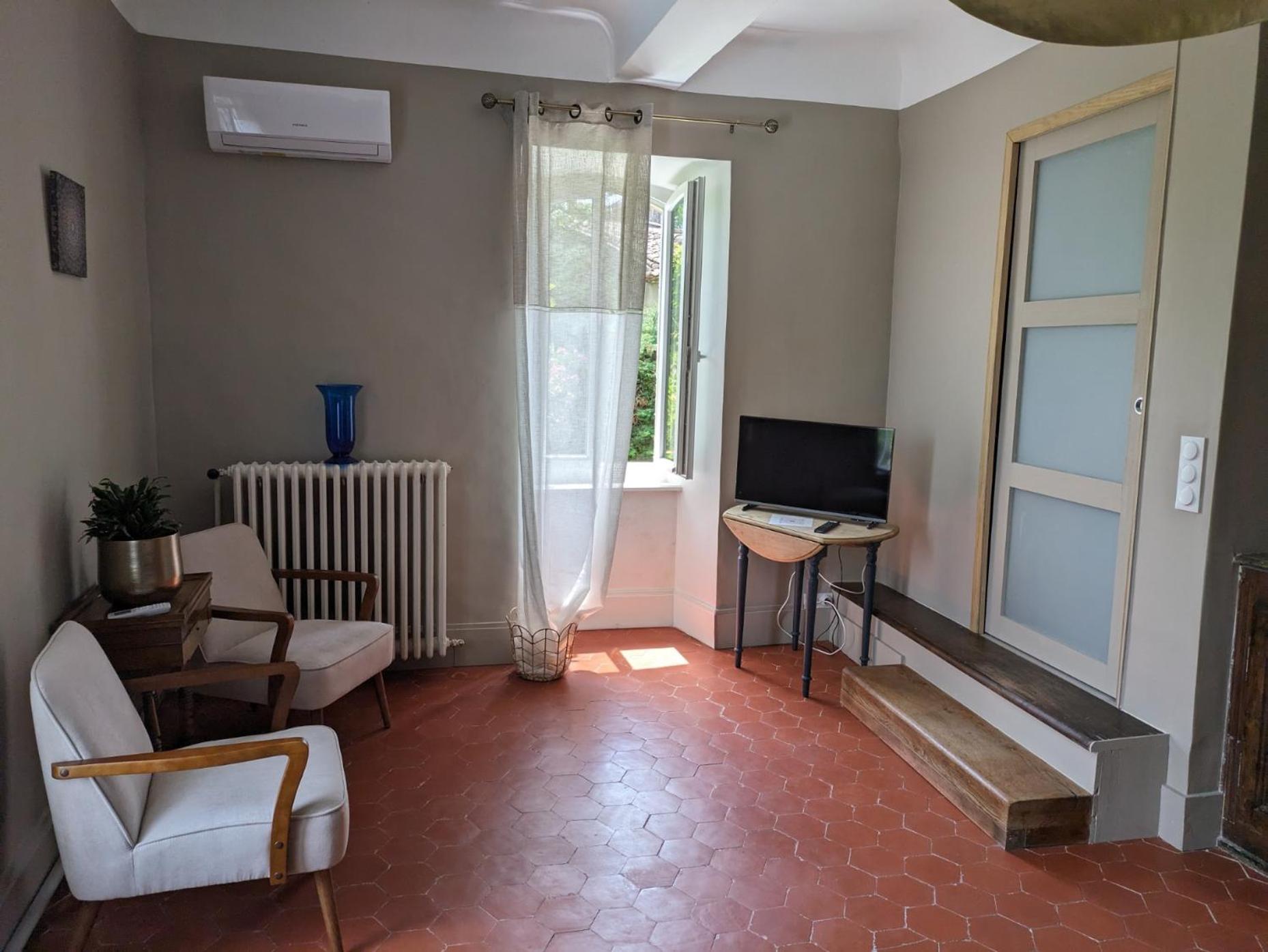 Le Domaine Du Soulier -Gite Et Chambres D'Hotes - La Maison Du Gardien Tornac Exterior foto